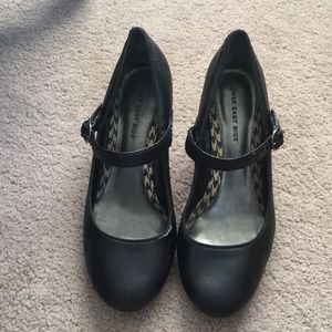 Classic black heels